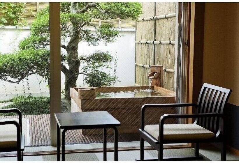 Otel Yunogo Onsen Chikutei