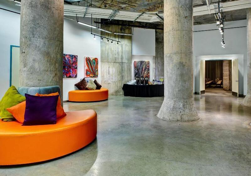 בית מלון כפרי Aloft Dallas Downtown