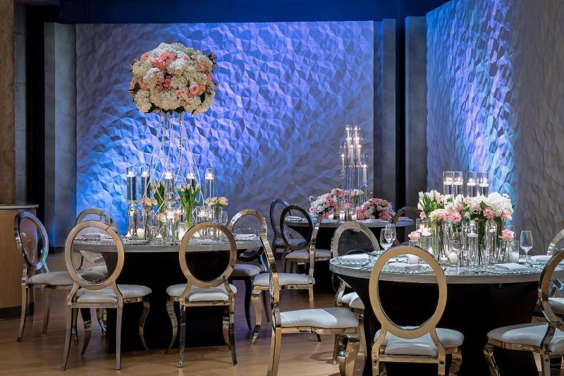 בית מלון כפרי Aloft Dallas Downtown