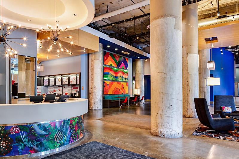 בית מלון כפרי Aloft Dallas Downtown