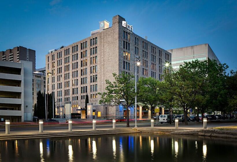 בית מלון כפרי Aloft Dallas Downtown