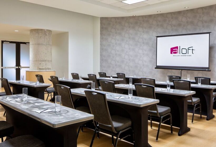 בית מלון כפרי Aloft Dallas Downtown