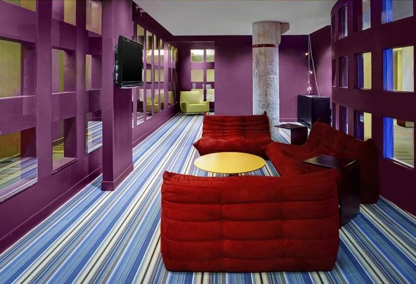 בית מלון כפרי Aloft Dallas Downtown