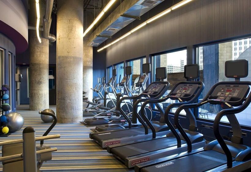 בית מלון כפרי Aloft Dallas Downtown