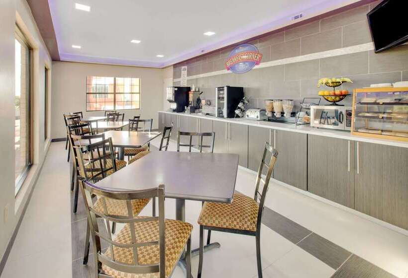 בית מלון כפרי Baymont By Wyndham Terrell