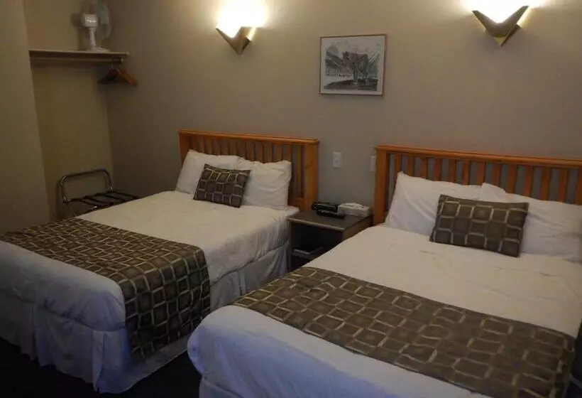 ホテル Fernie Slopeside Lodge