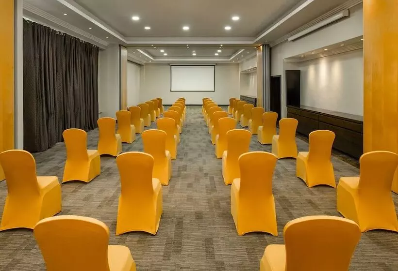 هتل Four Points By Sheraton Lagos