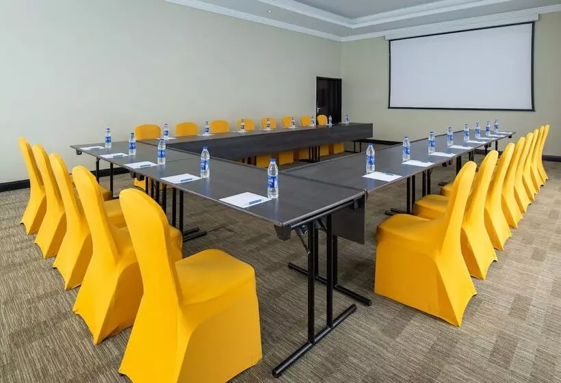 هتل Four Points By Sheraton Lagos