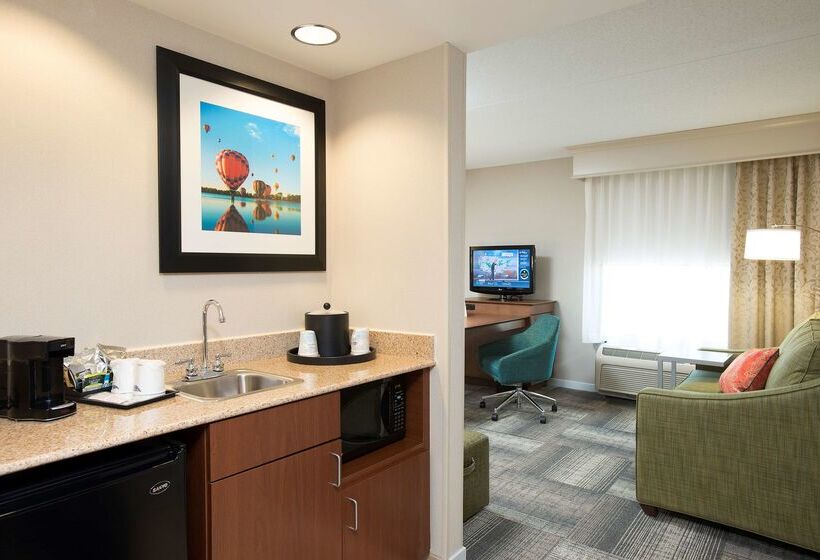 Отель Hampton Inn & Suites Cincinnati Union Center
