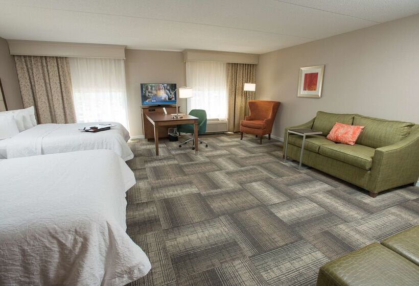 Отель Hampton Inn & Suites Cincinnati Union Center