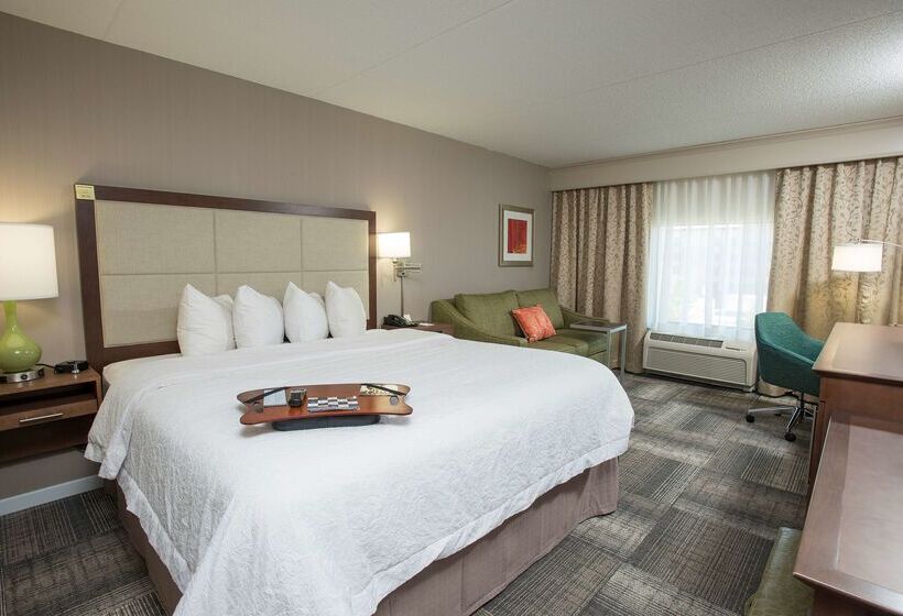 Отель Hampton Inn & Suites Cincinnati Union Center