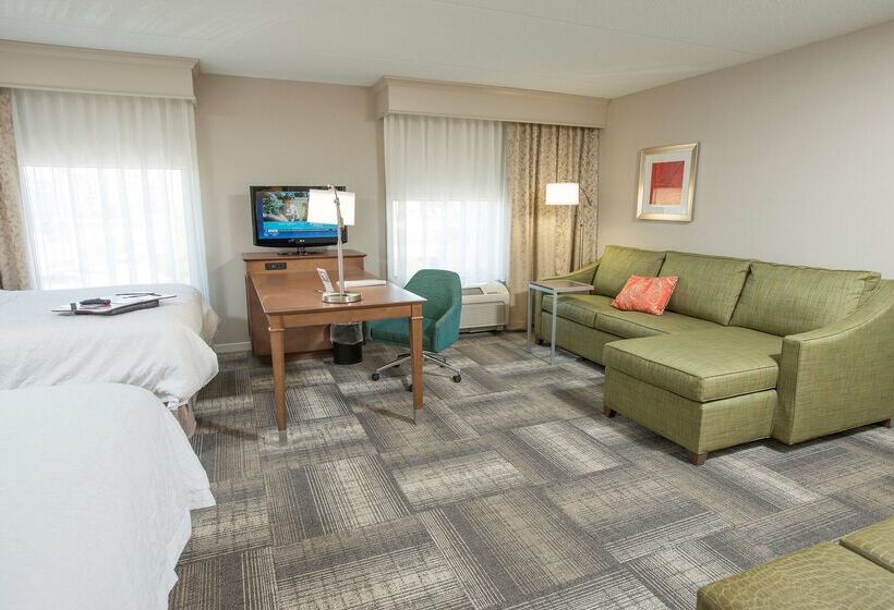 Отель Hampton Inn & Suites Cincinnati Union Center
