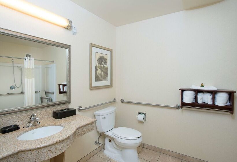 Отель Hampton Inn & Suites Cincinnati Union Center