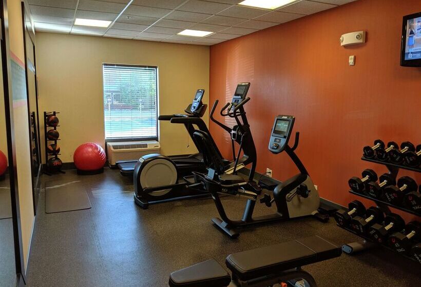 Отель Hampton Inn & Suites Cincinnati Union Center