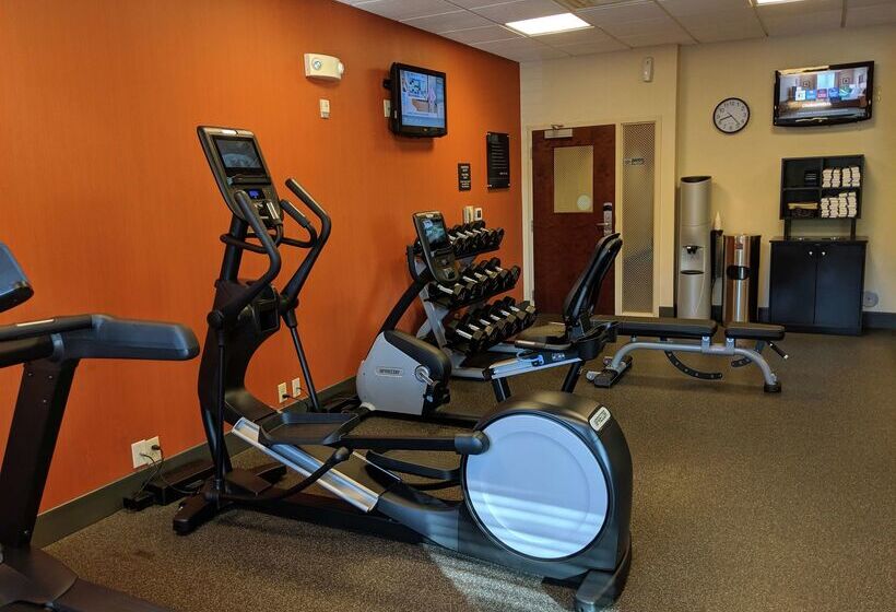 Отель Hampton Inn & Suites Cincinnati Union Center