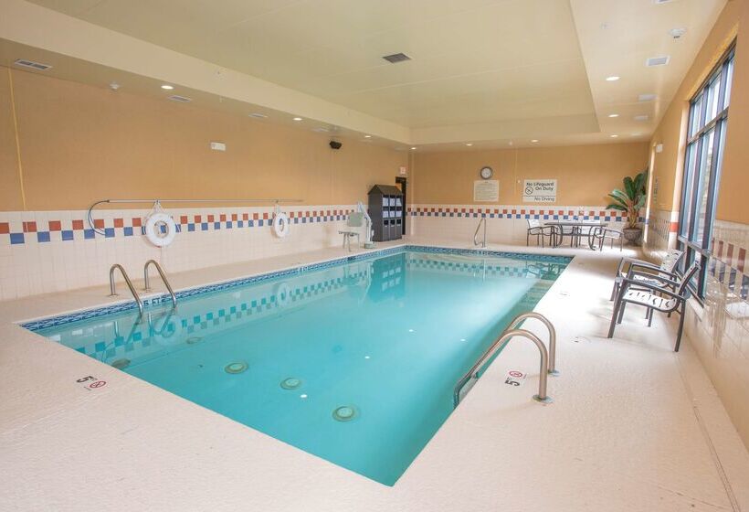 Отель Hampton Inn & Suites Cincinnati Union Center