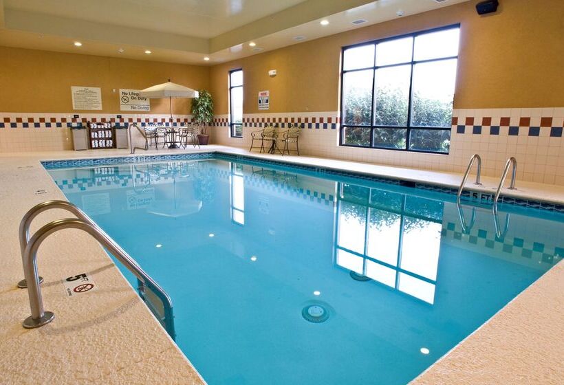 Отель Hampton Inn & Suites Cincinnati Union Center