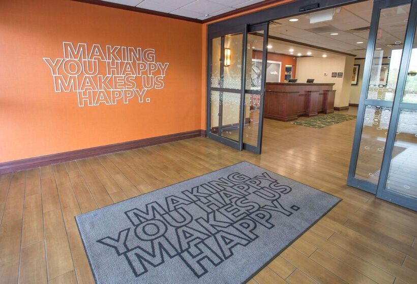 Отель Hampton Inn & Suites Cincinnati Union Center