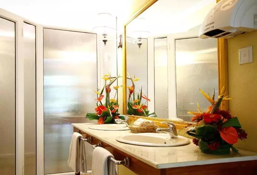 هتل Hibiscus Boutique