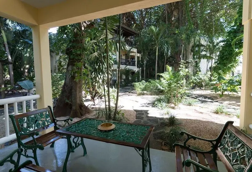 هتل Hibiscus Boutique