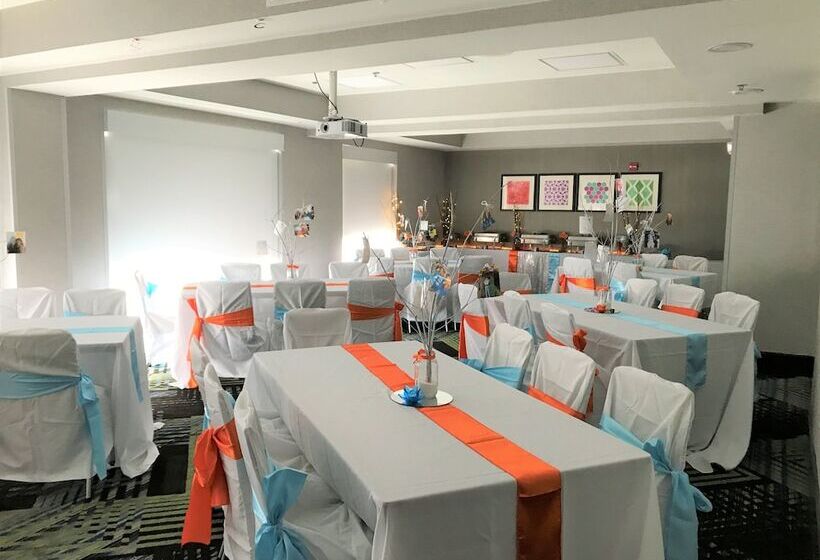 호텔 Holiday Inn Express & Suites Charlotte Concord I 85, An Ihg