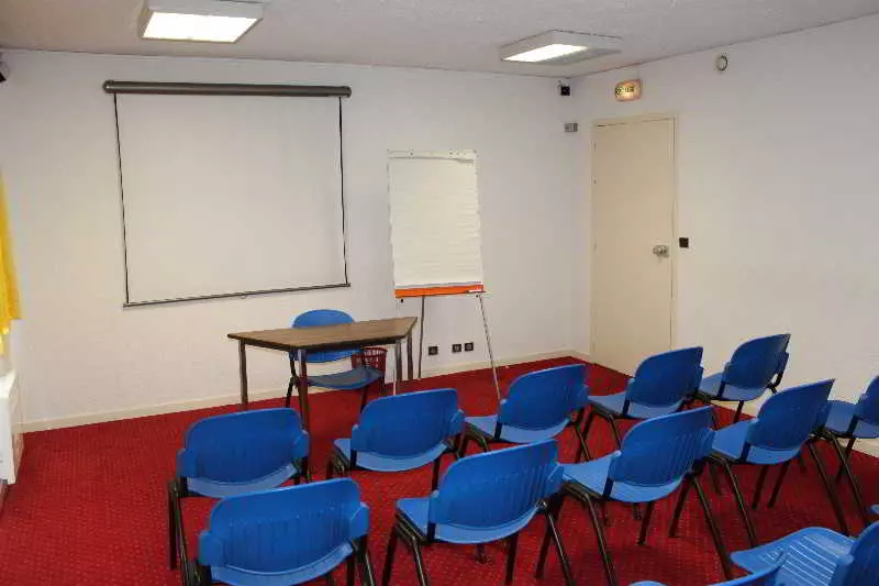 בית מלון כפרי The Originals City, Hôtel Ambacia, Tours Sud