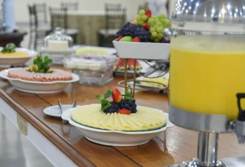 هتل Ipe Park Convention