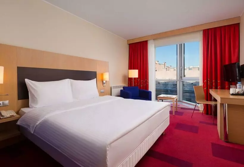 בית מלון כפרי Park Inn By Radisson Nevsky St Petersburg