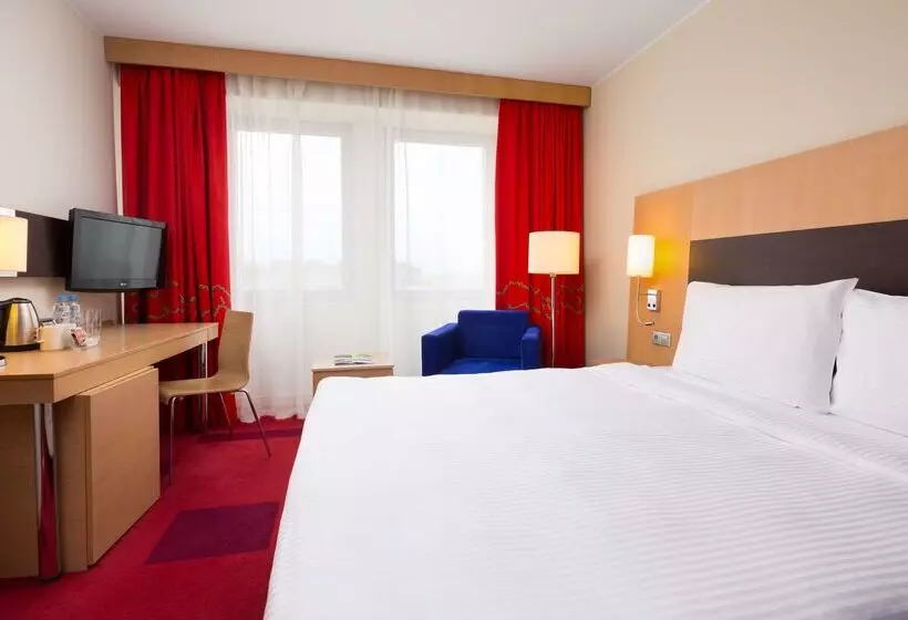 בית מלון כפרי Park Inn By Radisson Nevsky St Petersburg