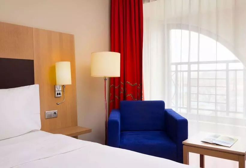 בית מלון כפרי Park Inn By Radisson Nevsky St Petersburg