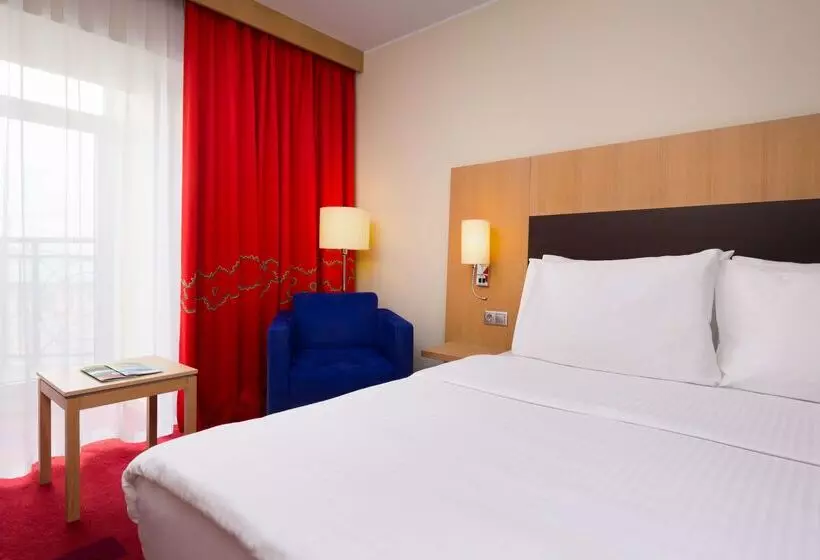 בית מלון כפרי Park Inn By Radisson Nevsky St Petersburg