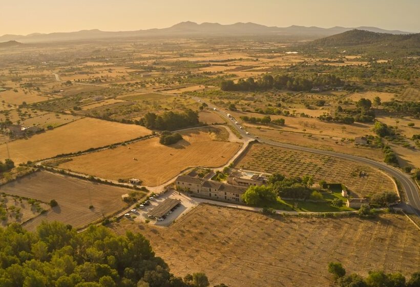 فندق ريفى Rural Es Riquers