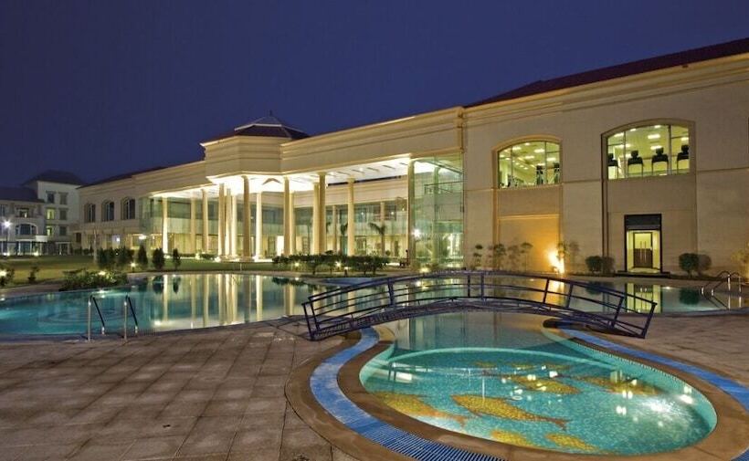 هتل The Cabbana Resort & Spa