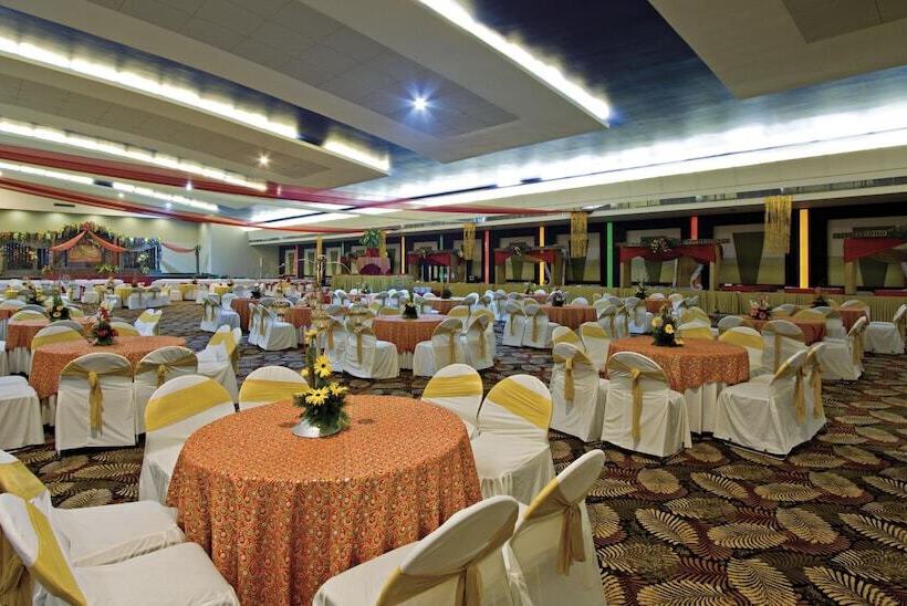 هتل The Cabbana Resort & Spa