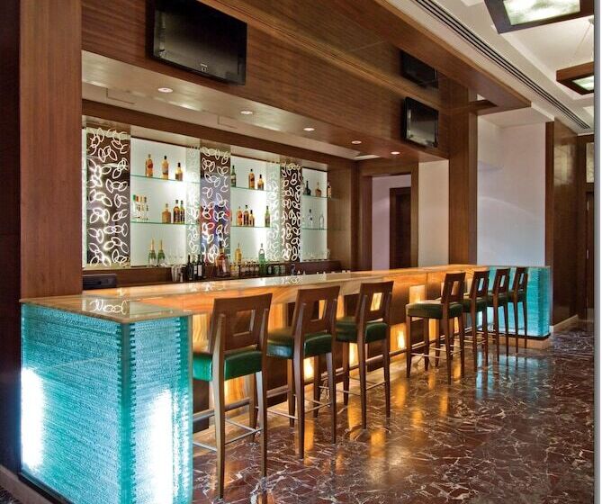 هتل The Cabbana Resort & Spa