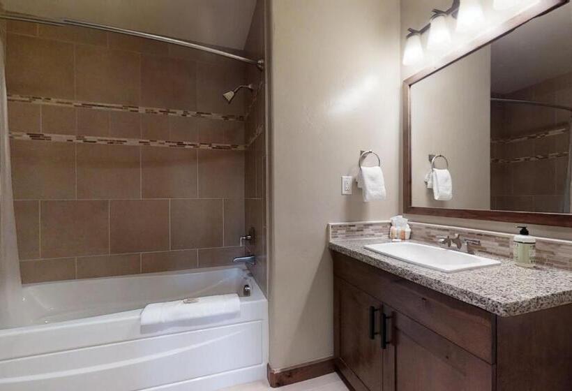 فندق Trailhead Lodge 4100