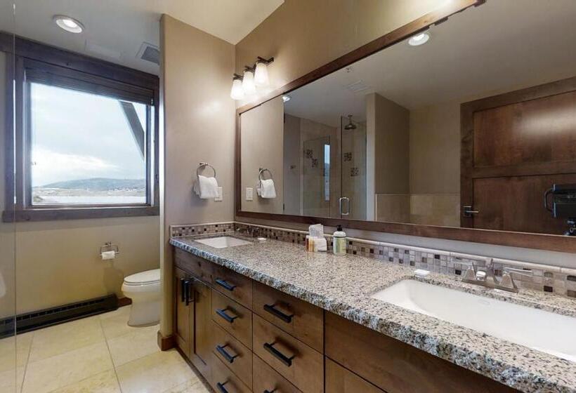 فندق Trailhead Lodge 4100