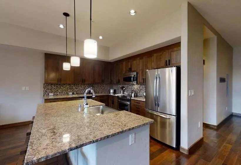 酒店 Trailhead Lodge 4100