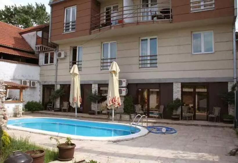 هتل Vila Senjak