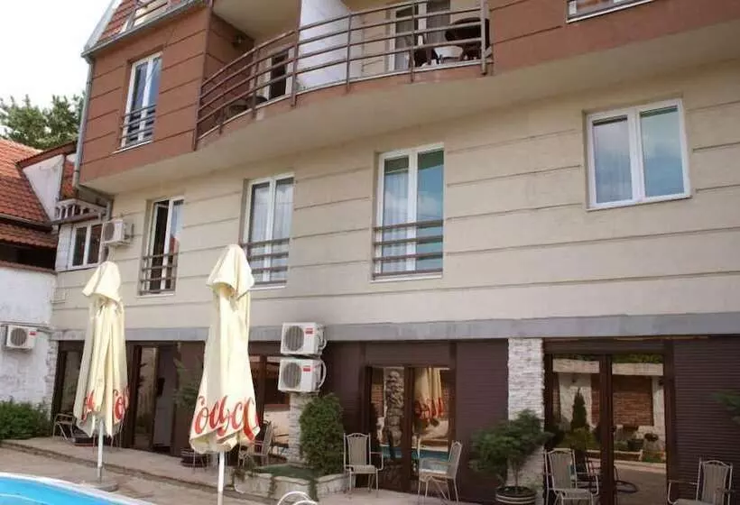 هتل Vila Senjak