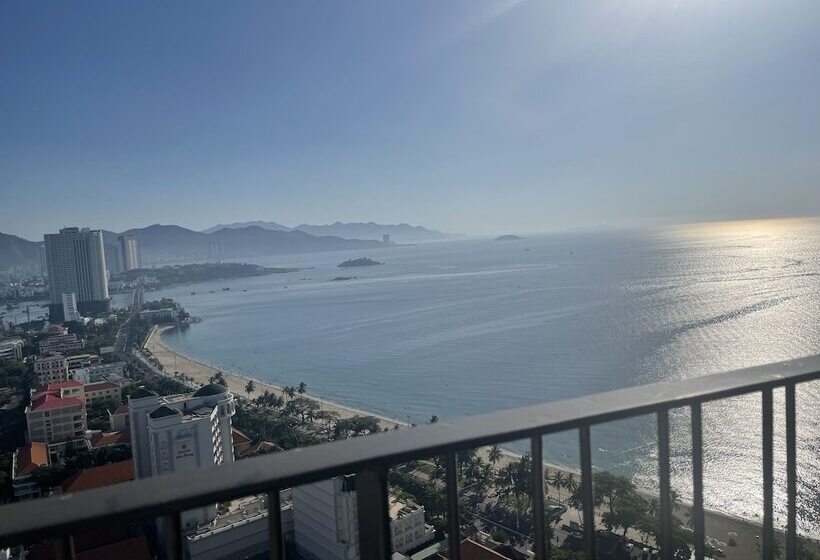 هتل Balcony Sea View Apartments Nha Trang