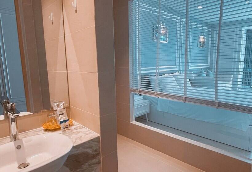 هتل Balcony Sea View Apartments Nha Trang