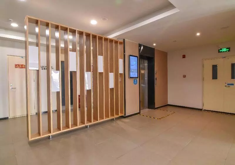 Hotelli Hanting  Beijing Huangcun Golden Star Bridge