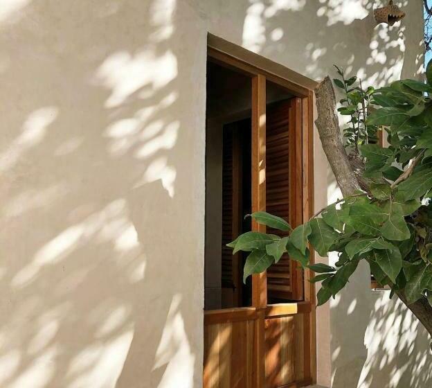 تختخواب و صبحانه Bajo Las Hojas