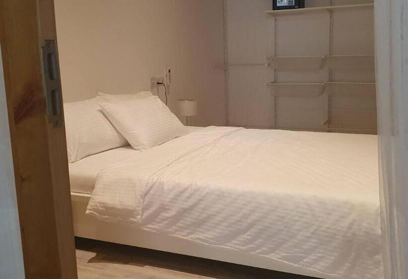 تختخواب و صبحانه Origami Inn Himandhoo