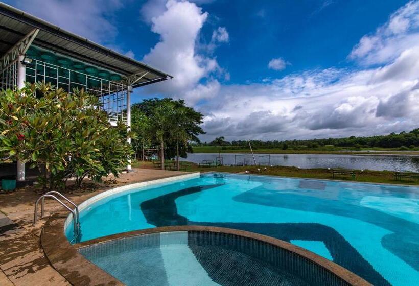 Отель Dandeli Tiger Cottages