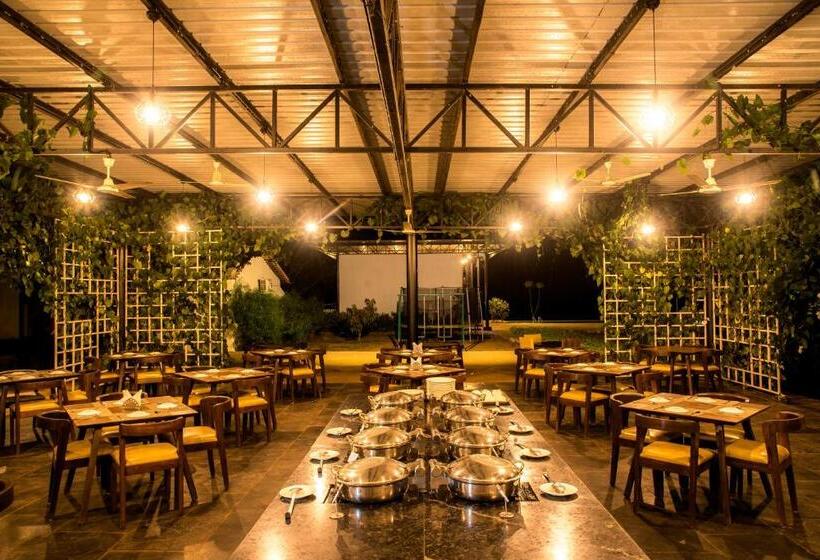 Отель Dandeli Tiger Cottages