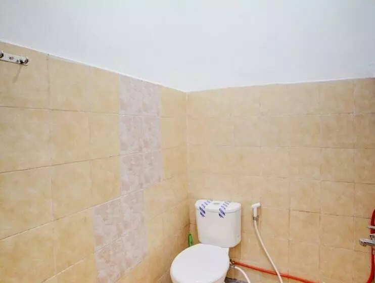 ホテル Reddoorz At Teratai Homestay Medan Amplas