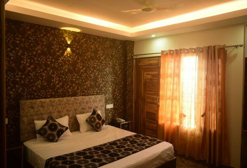 Pensão Baakhli Guest House And Restaurant