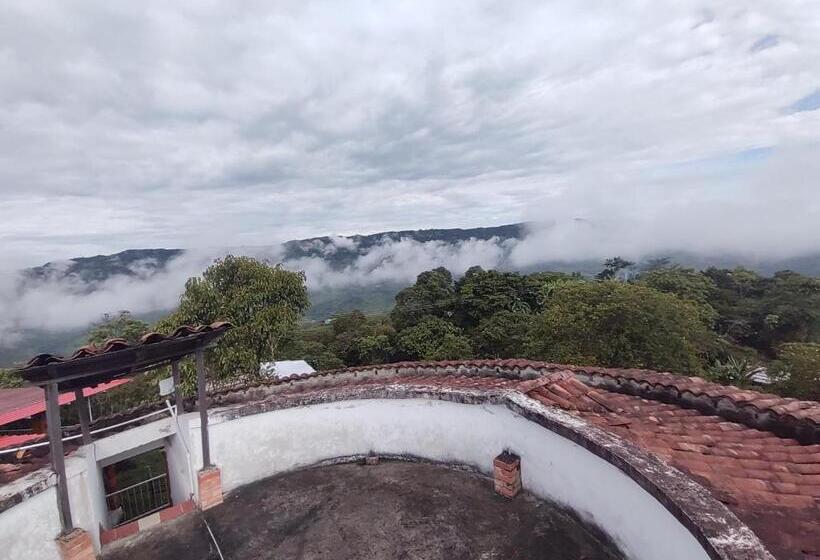 بنسيون Casa Redonda